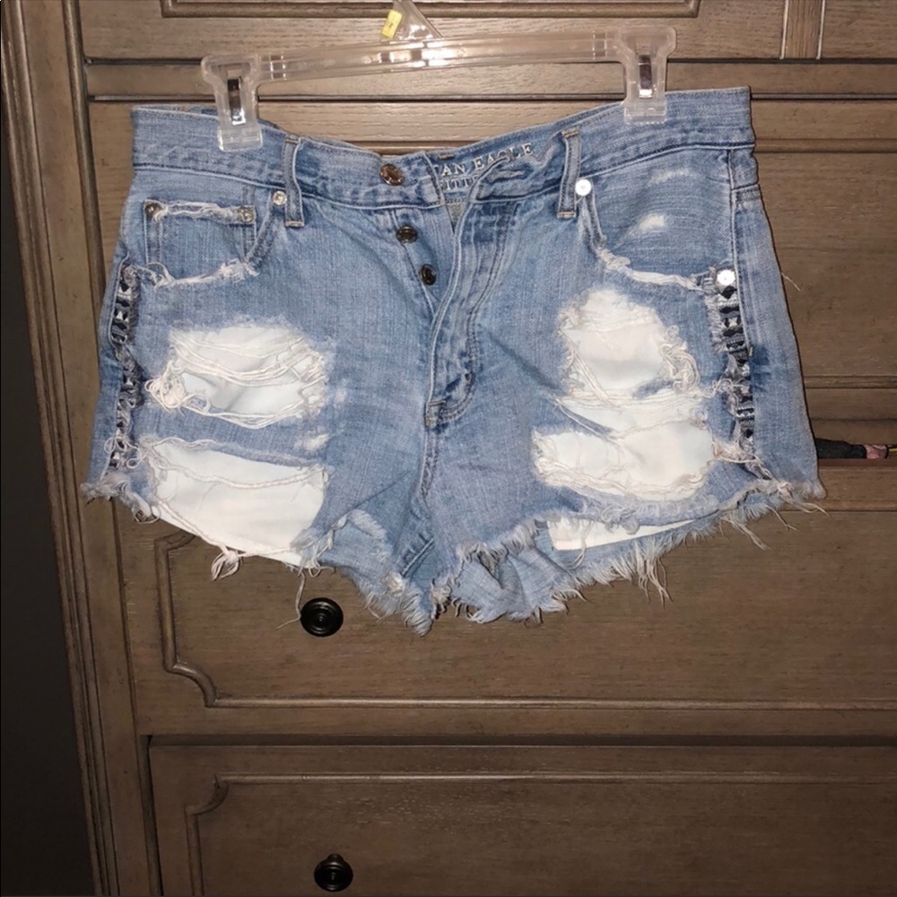 American Eagle High Rise Festival Shorts